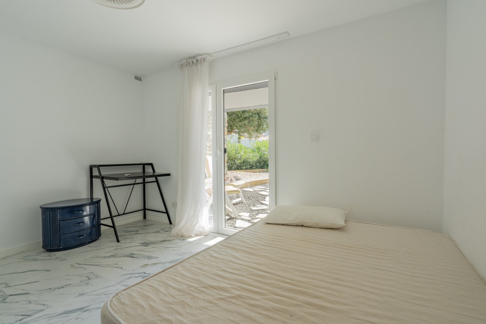 C3XY4574CAL Renovierte Villa mit 5 Schlafzimmern zu verkaufen, 500 m vom Strand und Zentrum von Calpe entfernt