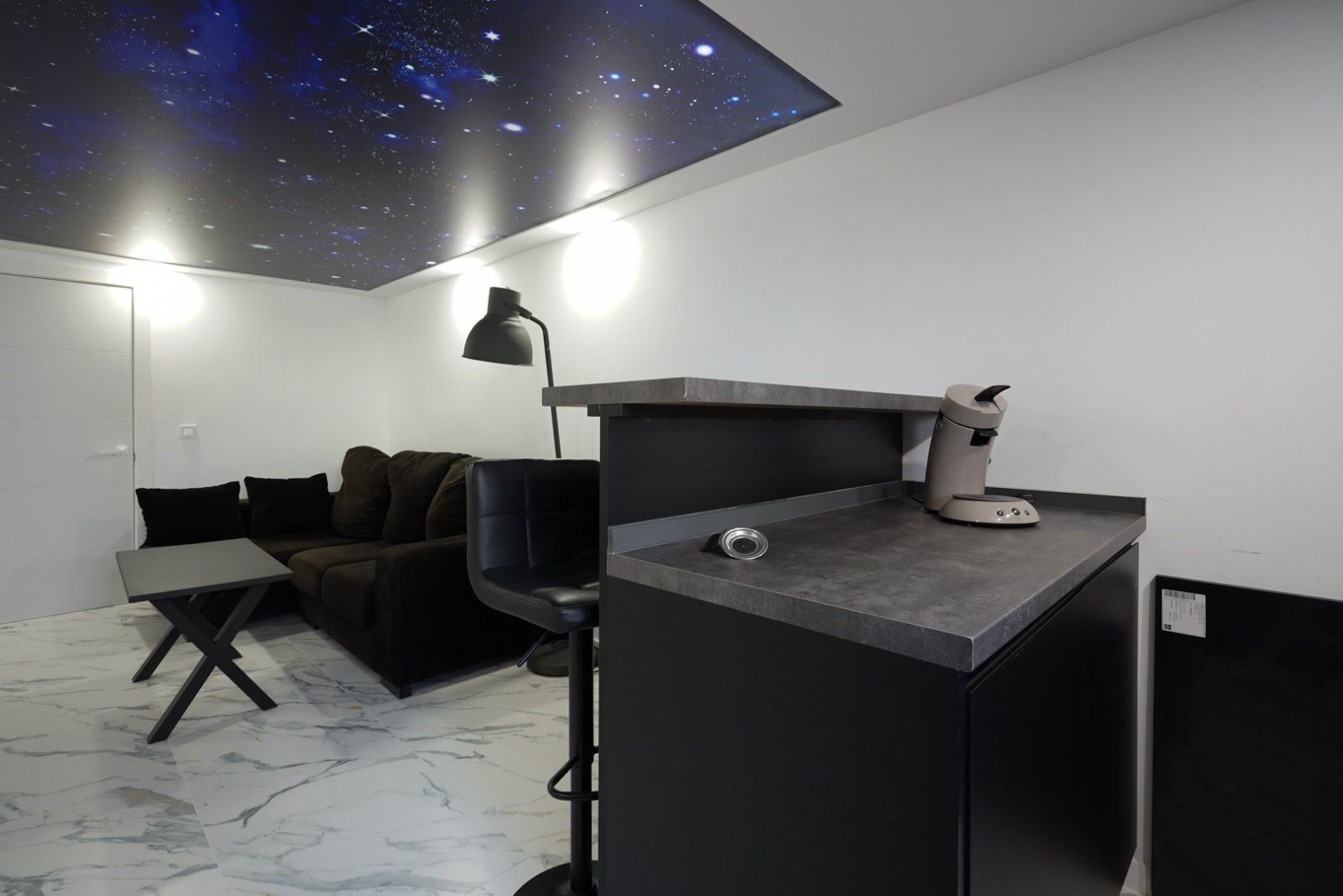 C3XY4574CAL Renovierte Villa mit 5 Schlafzimmern zu verkaufen, 500 m vom Strand und Zentrum von Calpe entfernt