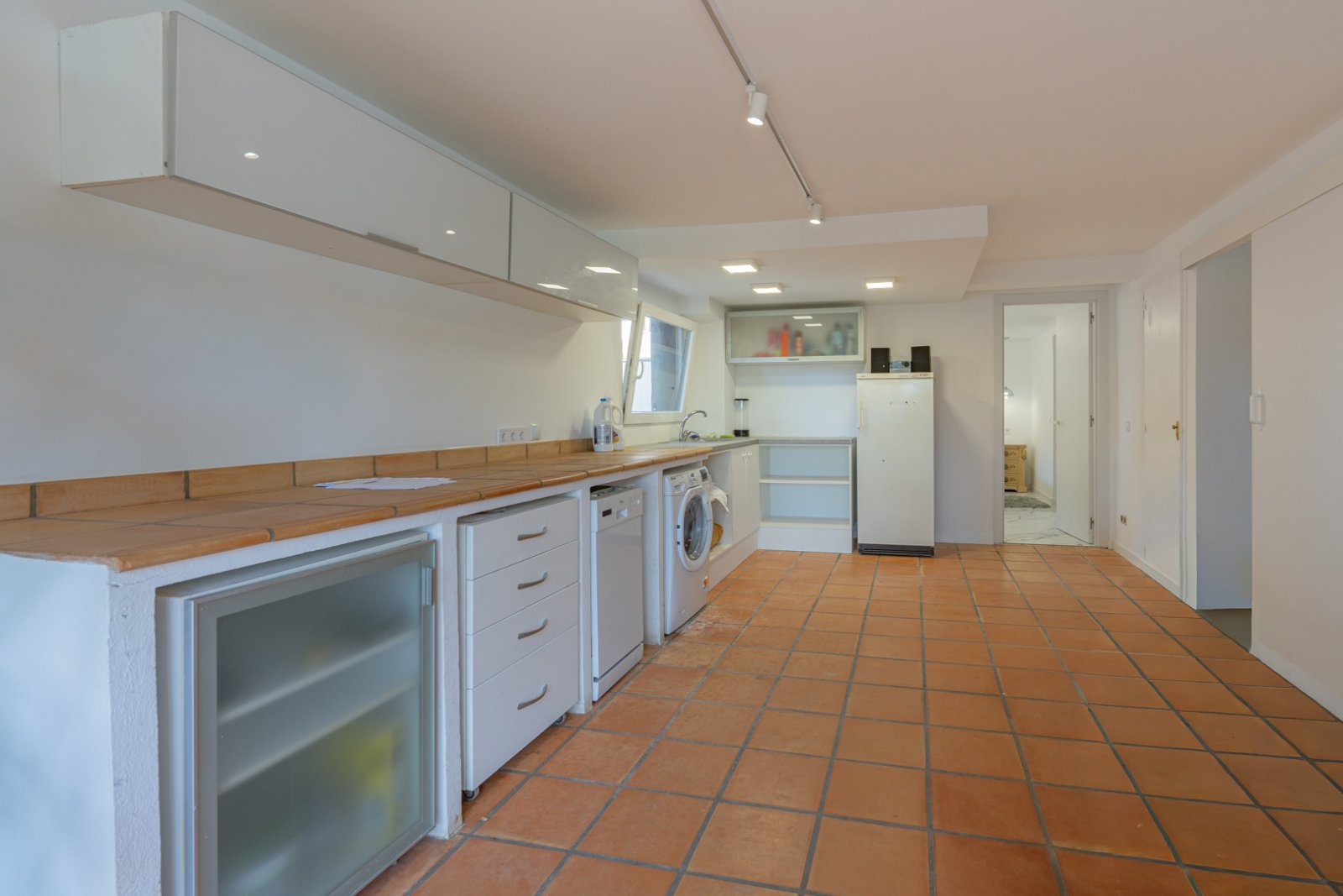 C3XY4574CAL Renovierte Villa mit 5 Schlafzimmern zu verkaufen, 500 m vom Strand und Zentrum von Calpe entfernt