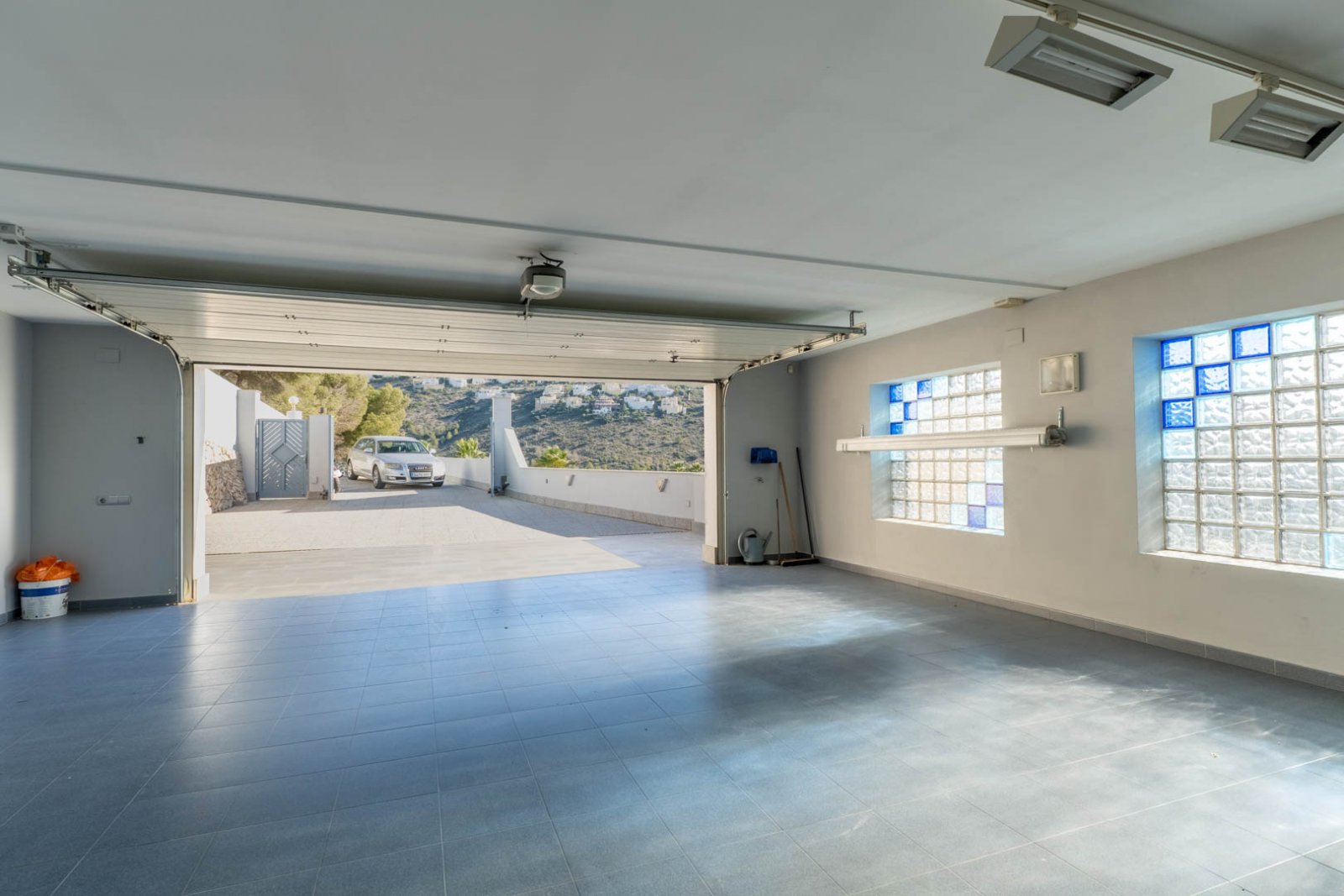 9005MOR Moderne Villa mit spektakulärem Meerblick in Moraira zu verkaufen.