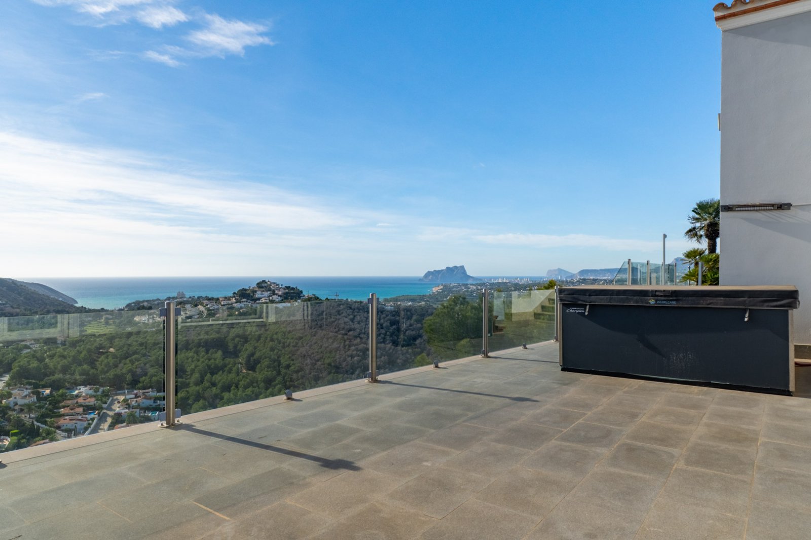 9005MOR Moderne Villa mit spektakulärem Meerblick in Moraira zu verkaufen.