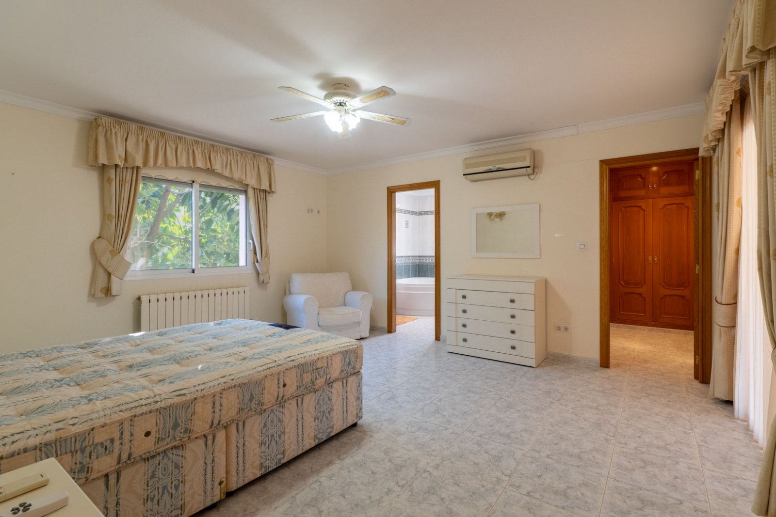 9007JAL Villa im mediterranen Stil zum Verkauf in Jalón.