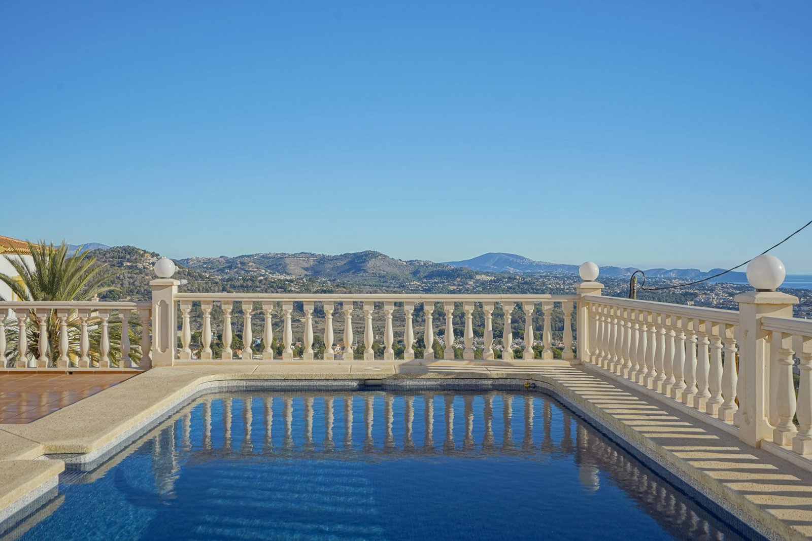 Villa C4XY4596CAL mit Gästehaus und Panoramablick aufs Meer in Oltamar, Calpe zu verkaufen