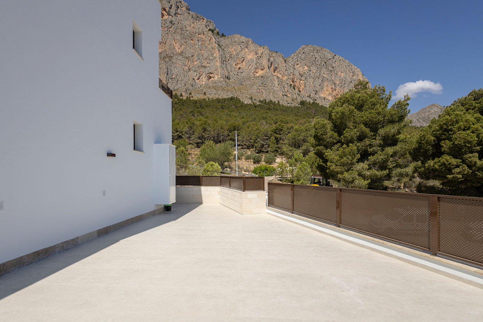 8316POL Villa im Bau mit Meer und Bergblick in Polop zu verkaufen.