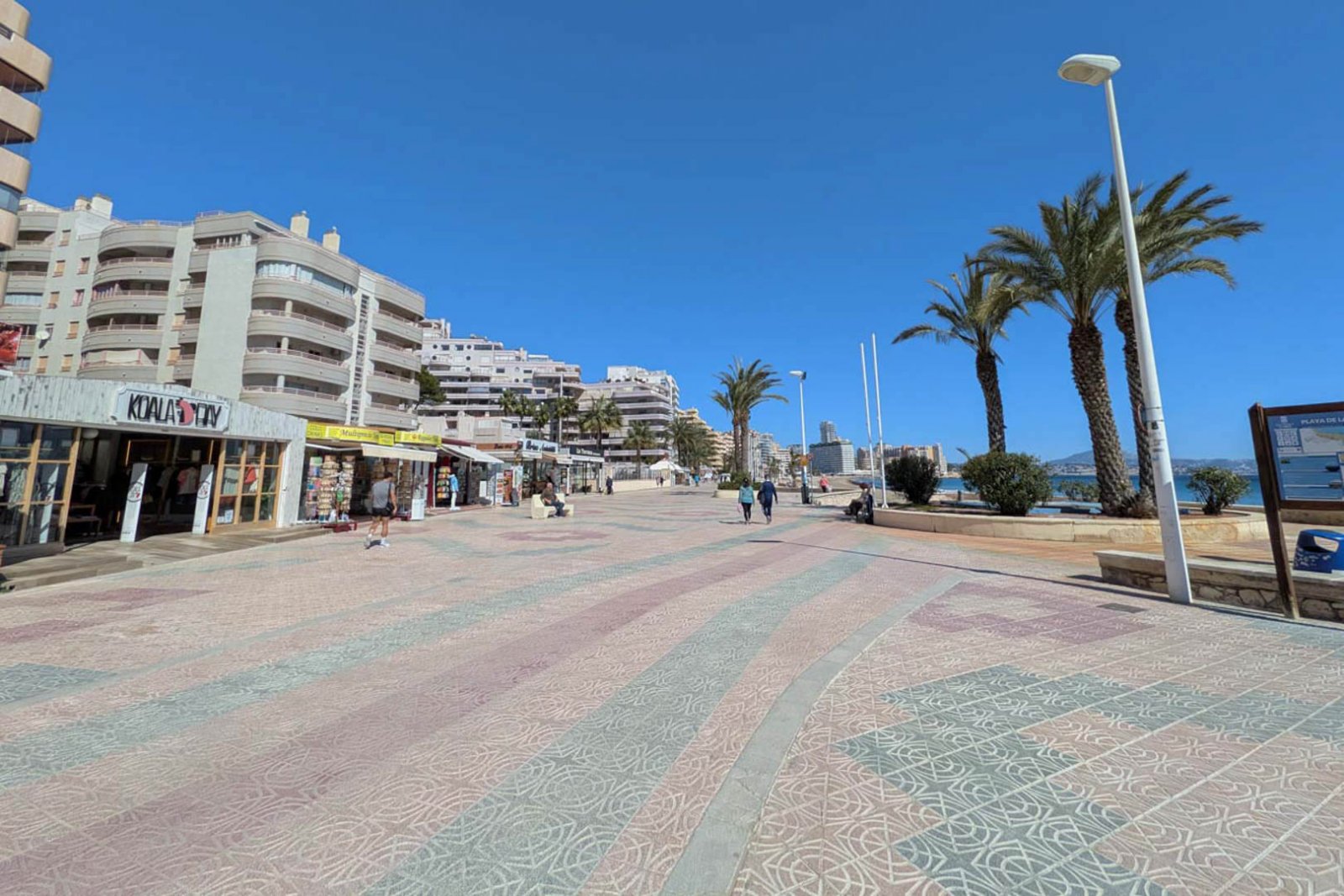 8329CAL Moderne, noch nicht fertiggestellte Villa in Calpe zu verkaufen.