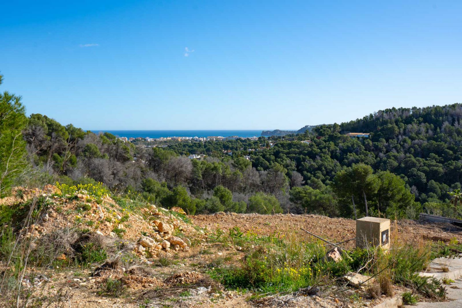 7100JAV Neubau-Villa im Ibiza-Stil mit Baugenehmigung in Jávea zu verkaufen