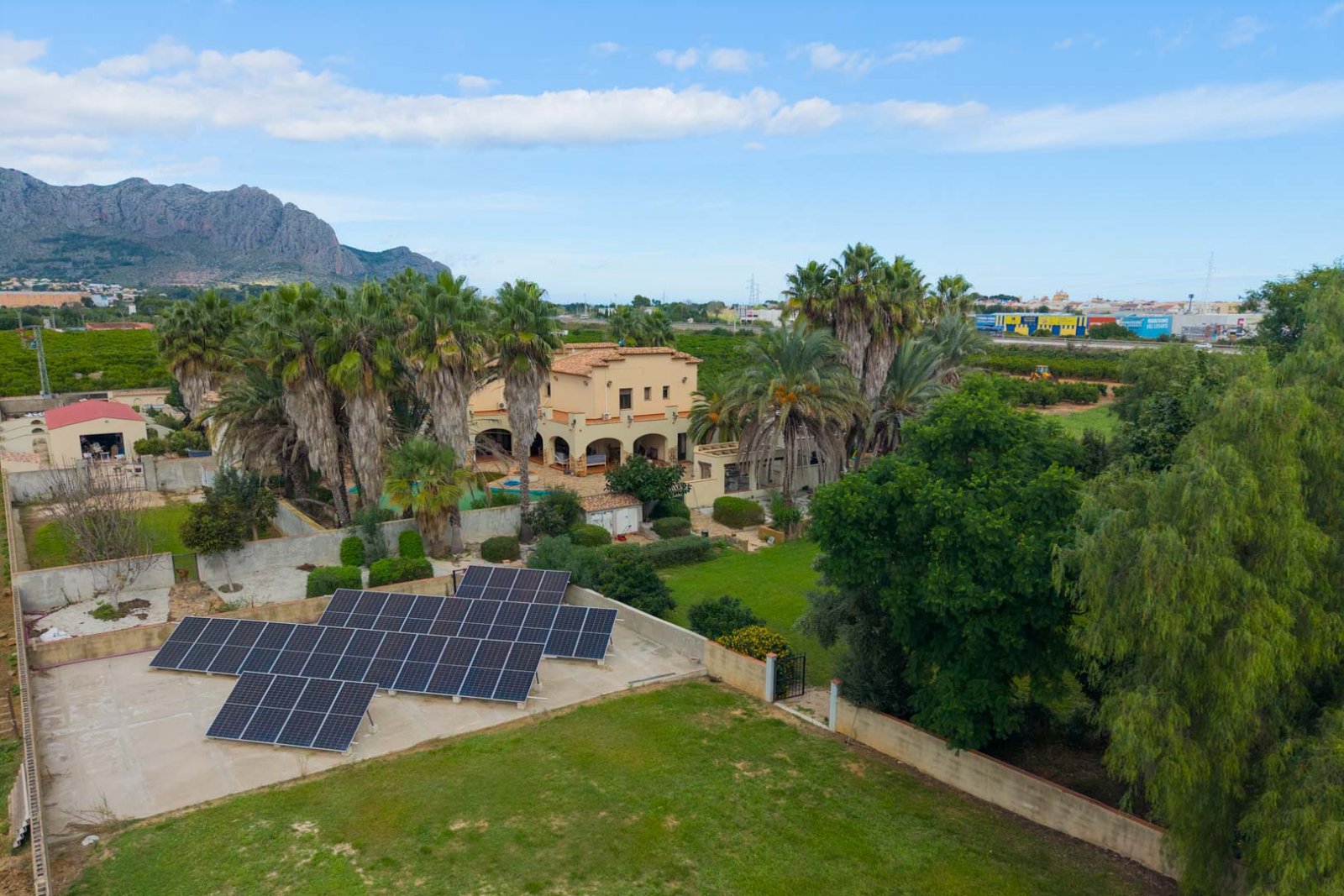 C4XY8310OND Herrenhaus zum Verkauf in Ondara.