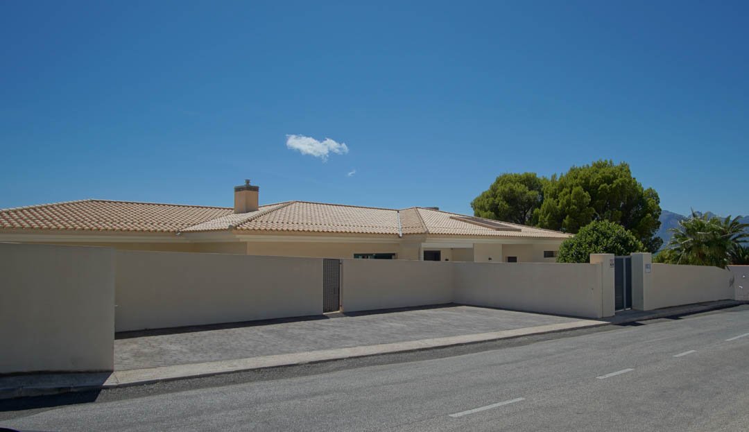 C3XY7000ALT Geräumige Villa zum Verkauf mit Meerblick in Altea