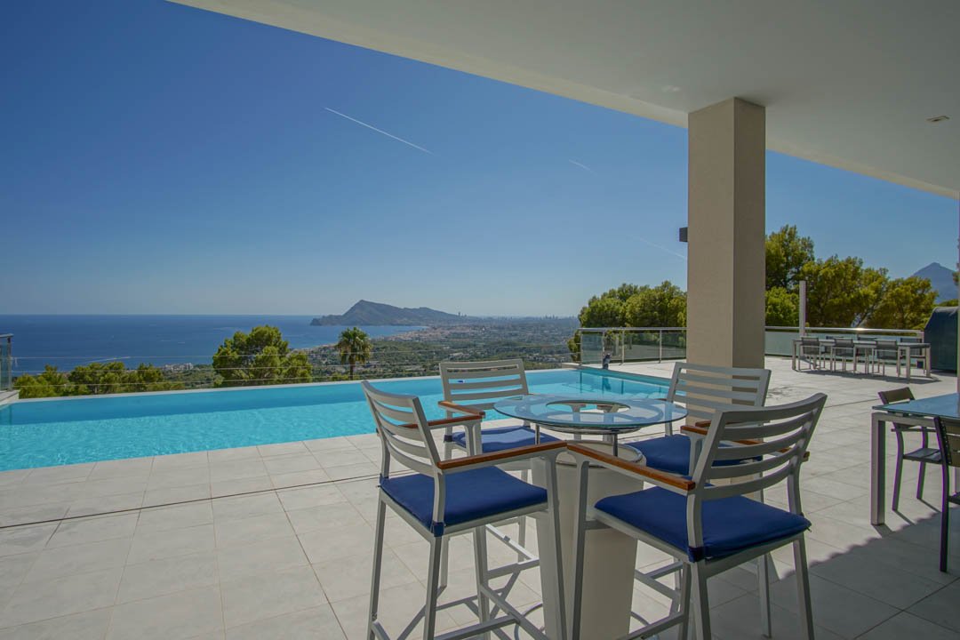 C3XY7000ALT Geräumige Villa zum Verkauf mit Meerblick in Altea