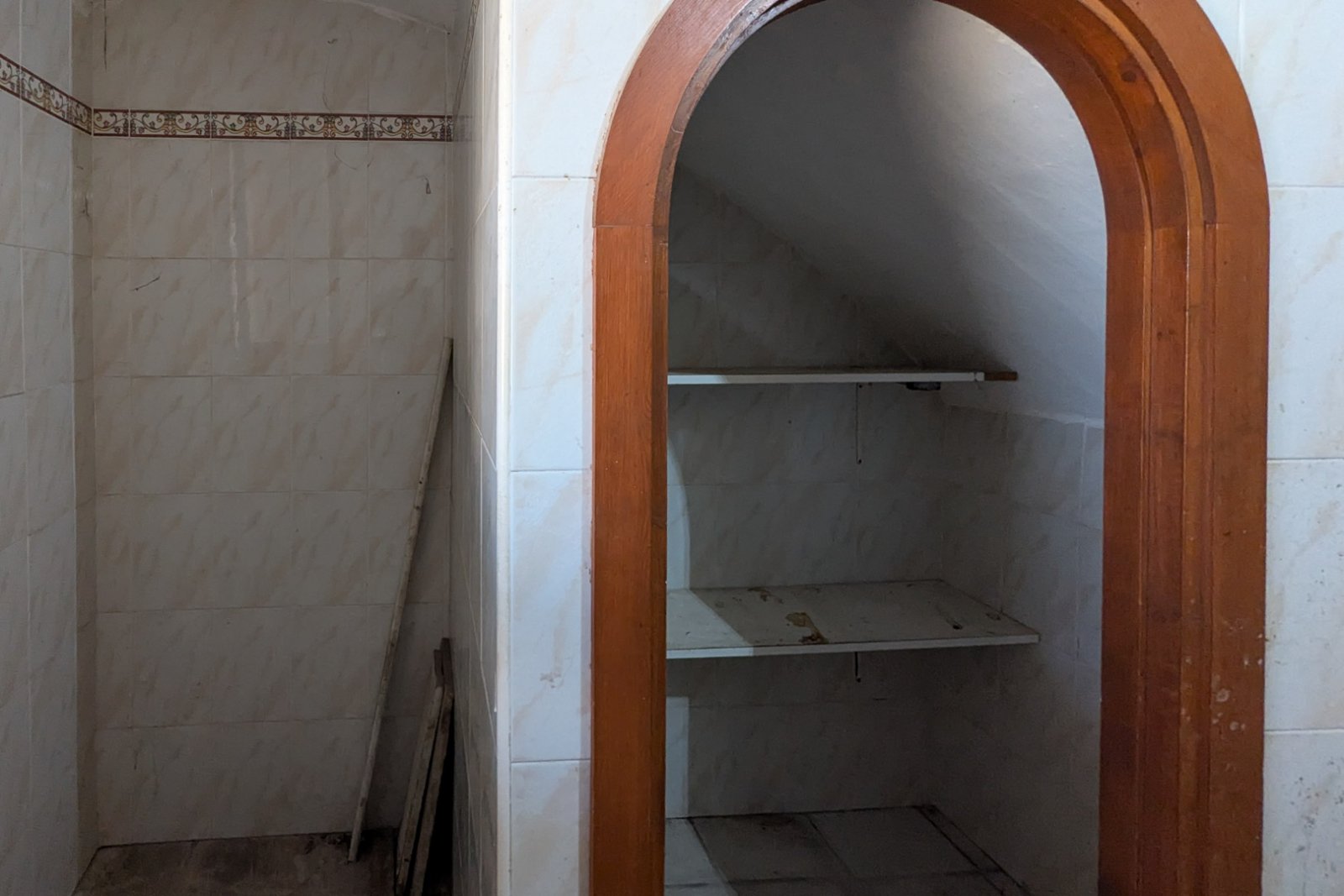 8307TEL Rustikales Doppelhaus zum Renovieren mit großem Grundstück in Teulada zu verkaufen.