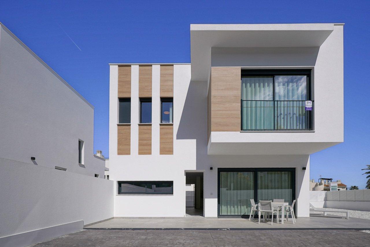 8327DEN Moderne Villa zum Verkauf in Denia.