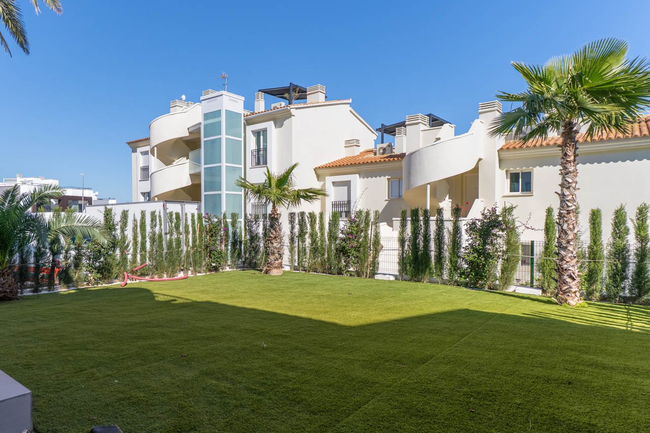 C4XY8328DEN Erdgeschosswohnung in Denia zu verkaufen.