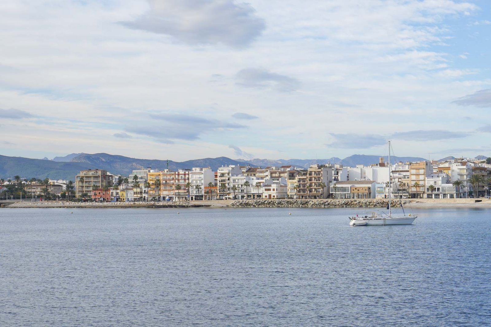 4642JAV Erdgeschosswohnung nur wenige Schritte vom Meer und dem Hafen von Jávea entfernt, mit Vermietungslizenz, zu verkaufen