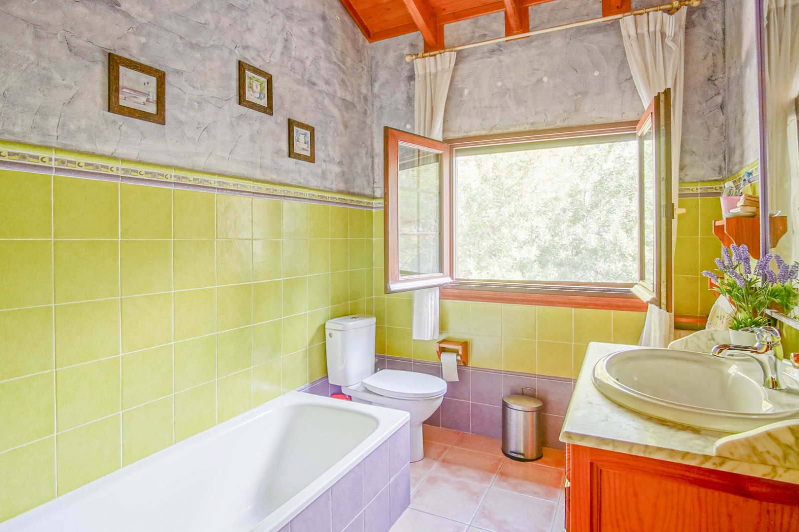 C3XY8197ORB Großer Bauernhof mit viel Land und Stall zum Verkauf in Orba