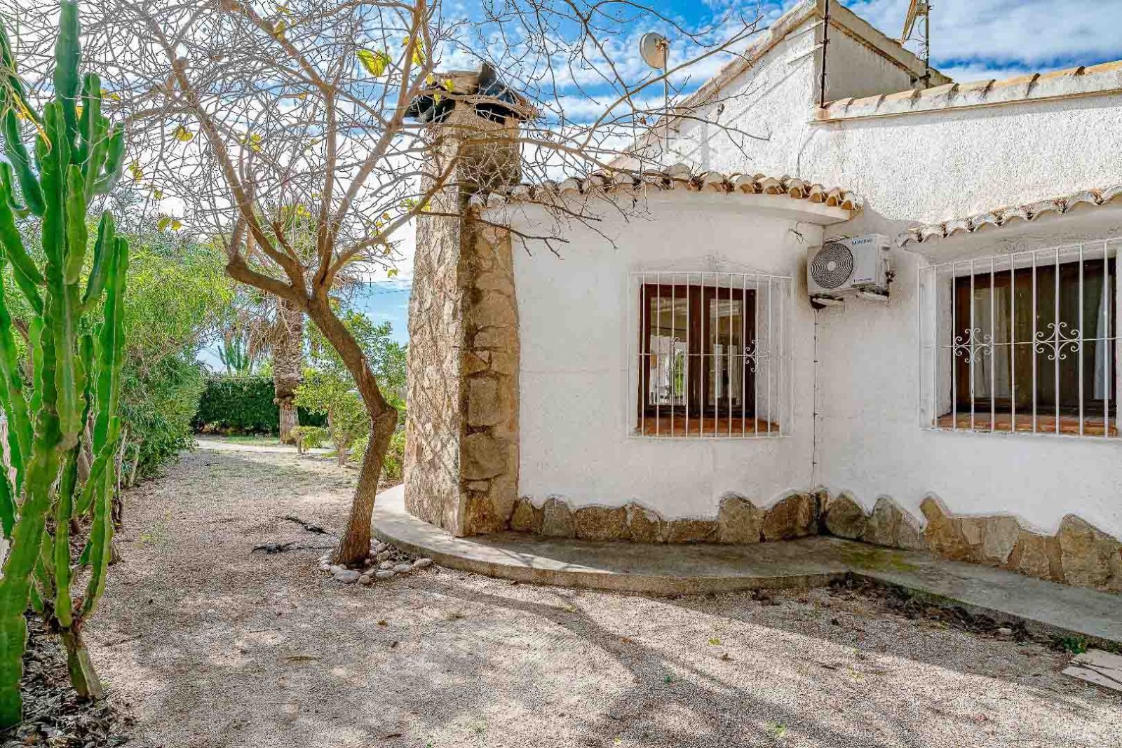 8272MOR Traditionelle Villa zum Verkauf in Moraira