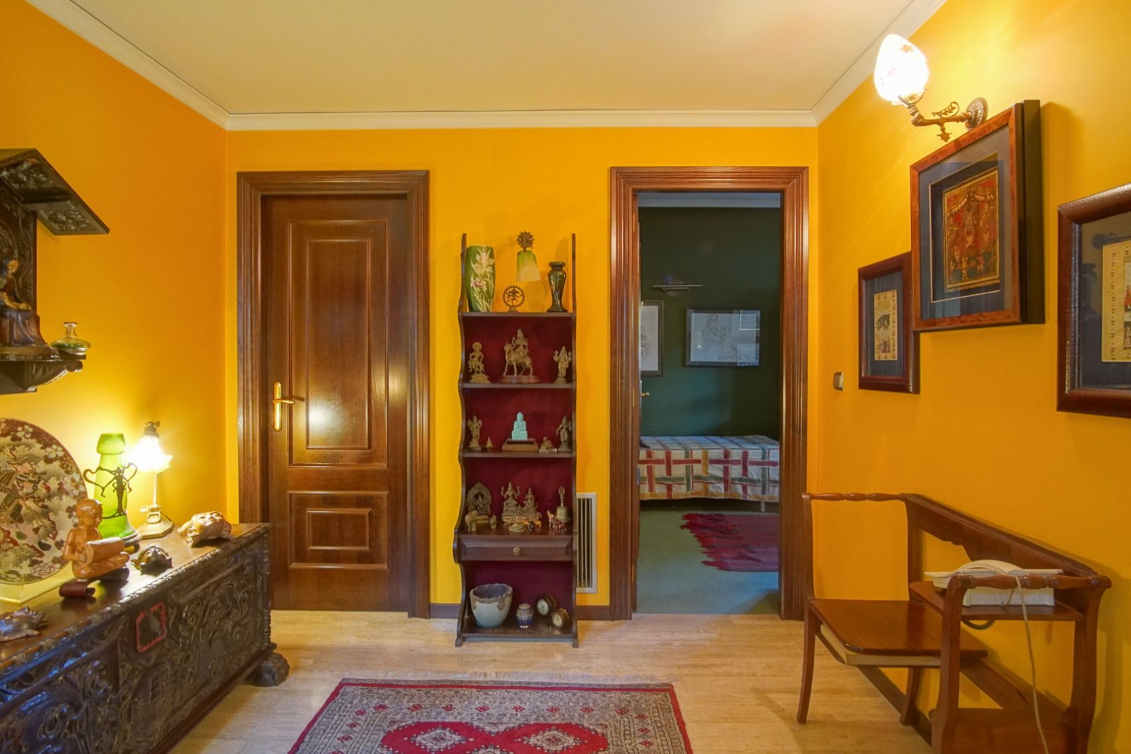 C3XY8287DEN Villa mit Pool zum Verkauf in Denia, mit teilweisem Blick auf die Berge und die Burg.