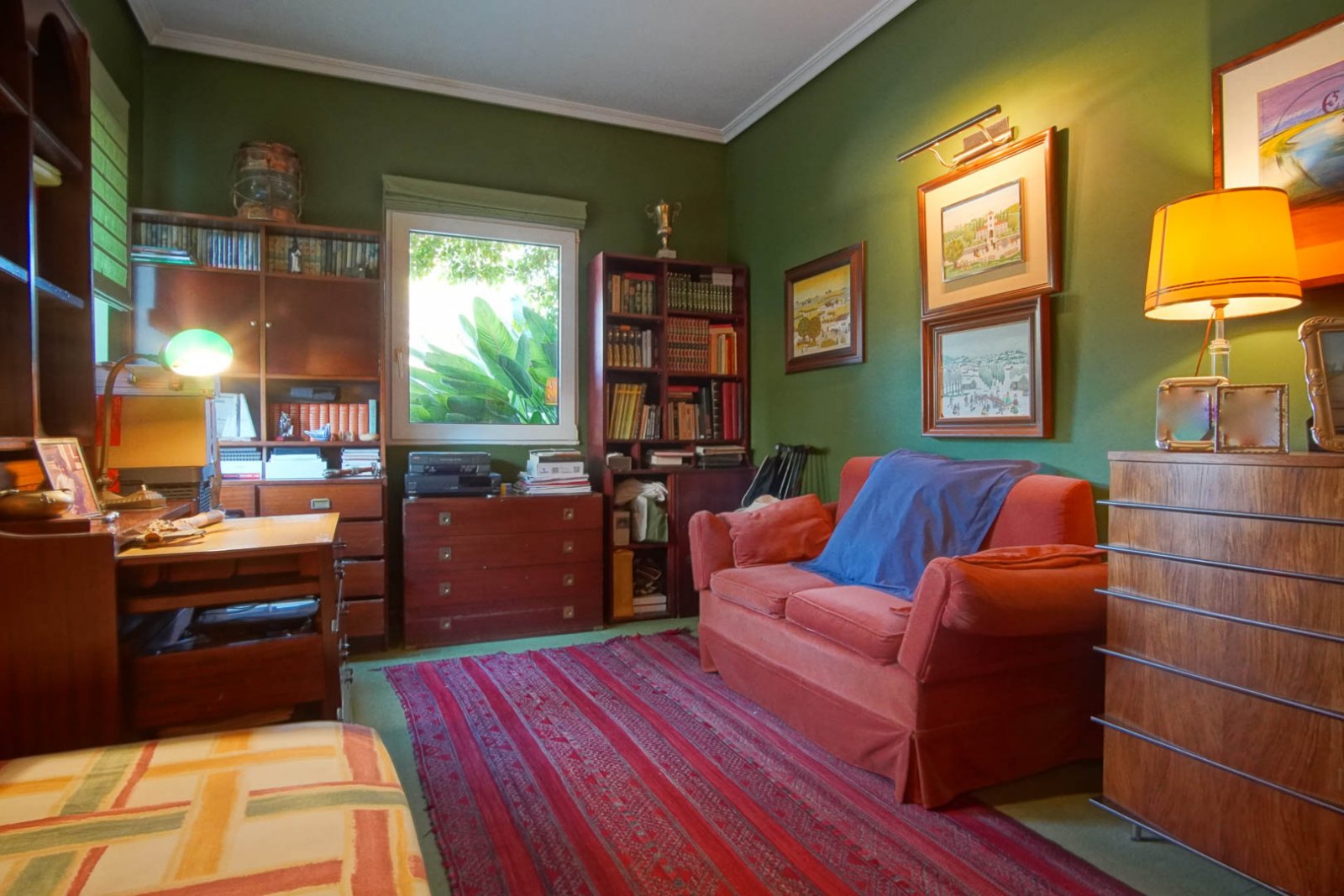 C3XY8287DEN Villa mit Pool zum Verkauf in Denia, mit teilweisem Blick auf die Berge und die Burg.