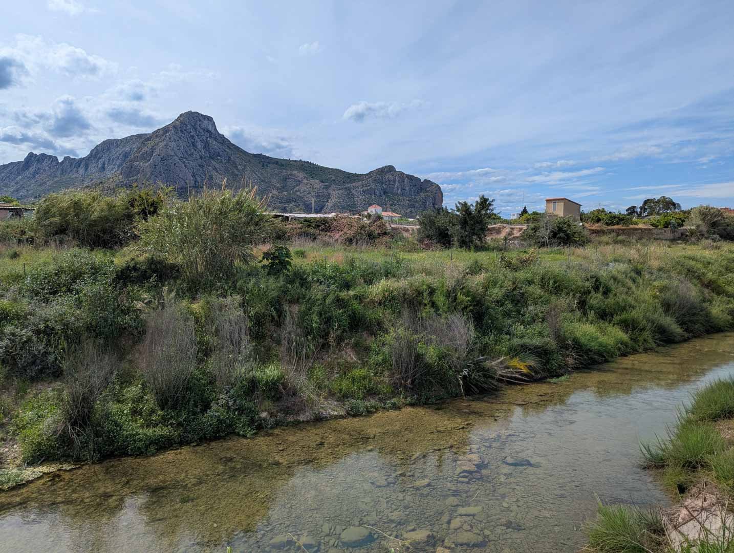 8288VER Moderne Villa im Bau in Meeresnähe zum Verkauf in Vergel.