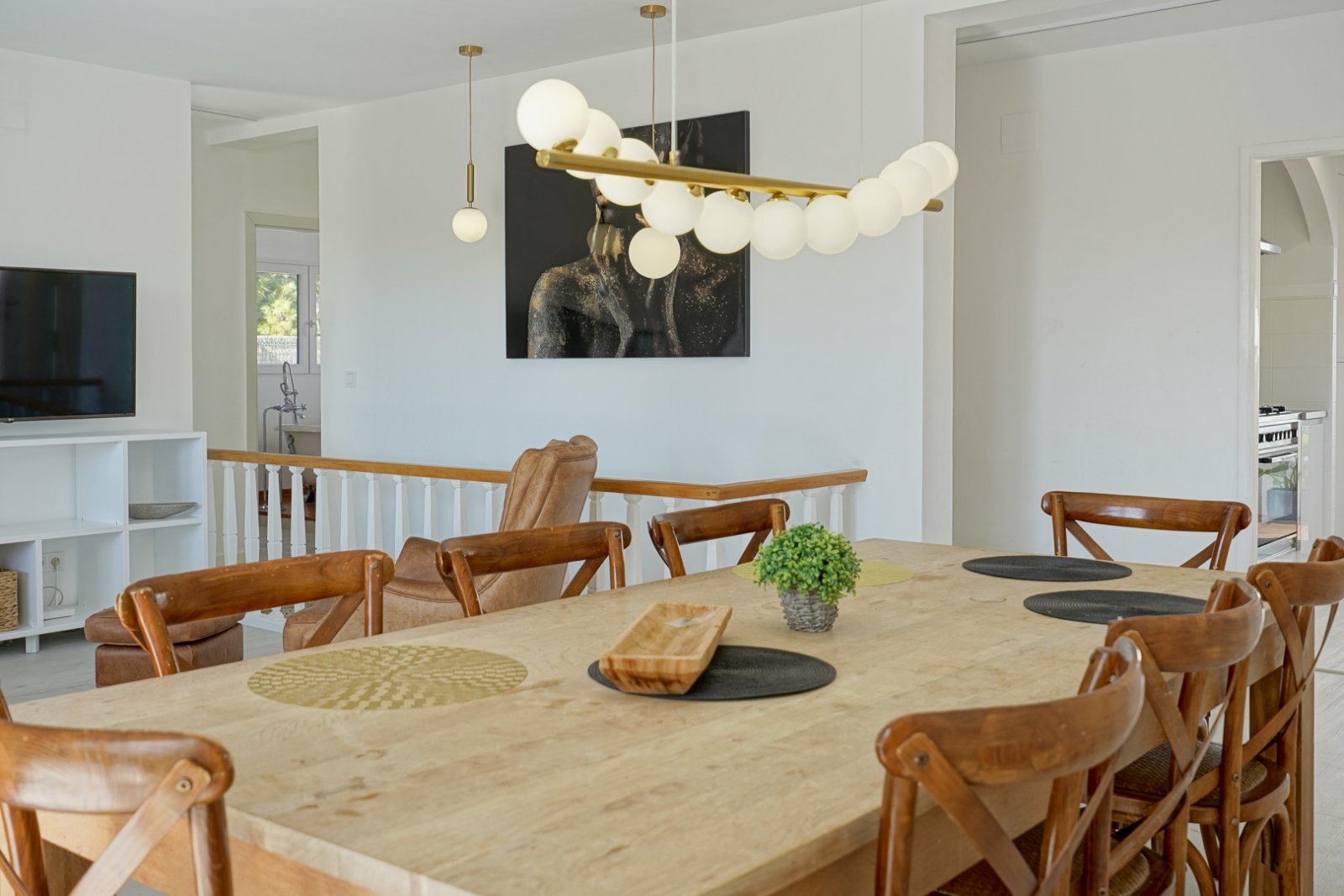 C3XY4574CAL Renovierte Villa mit 5 Schlafzimmern zu verkaufen, 500 m vom Strand und Zentrum von Calpe entfernt