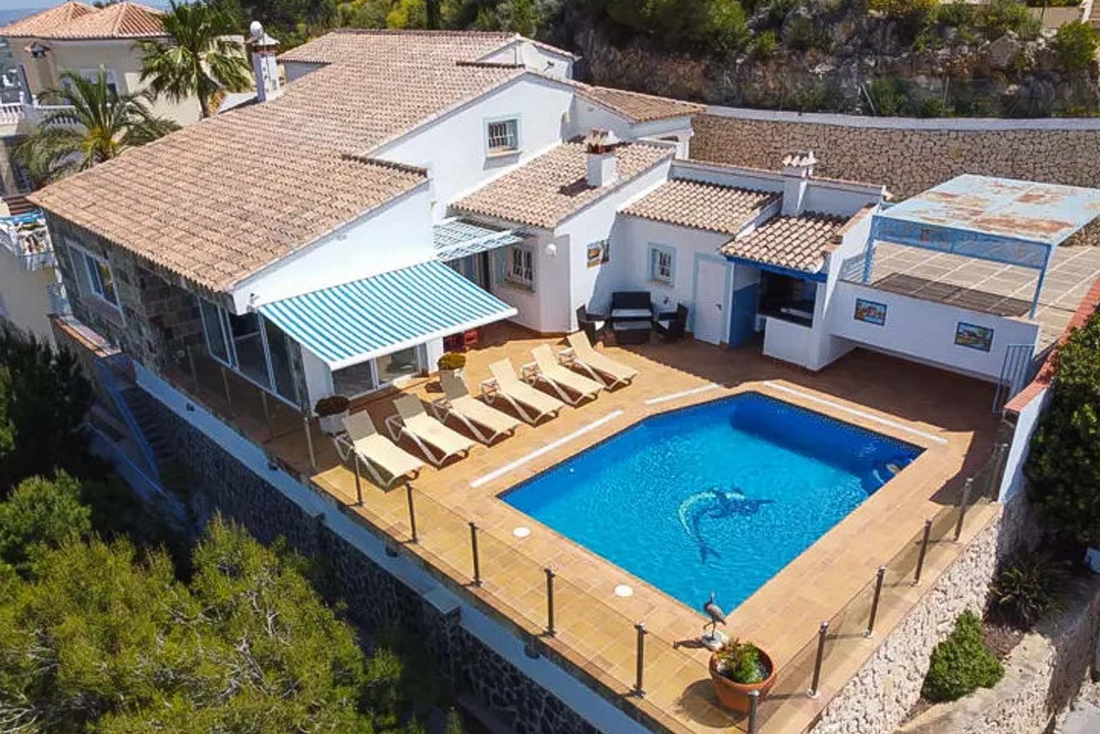 9001MOR Villa mit Pool und Meerblick in Moraira zu verkaufen.