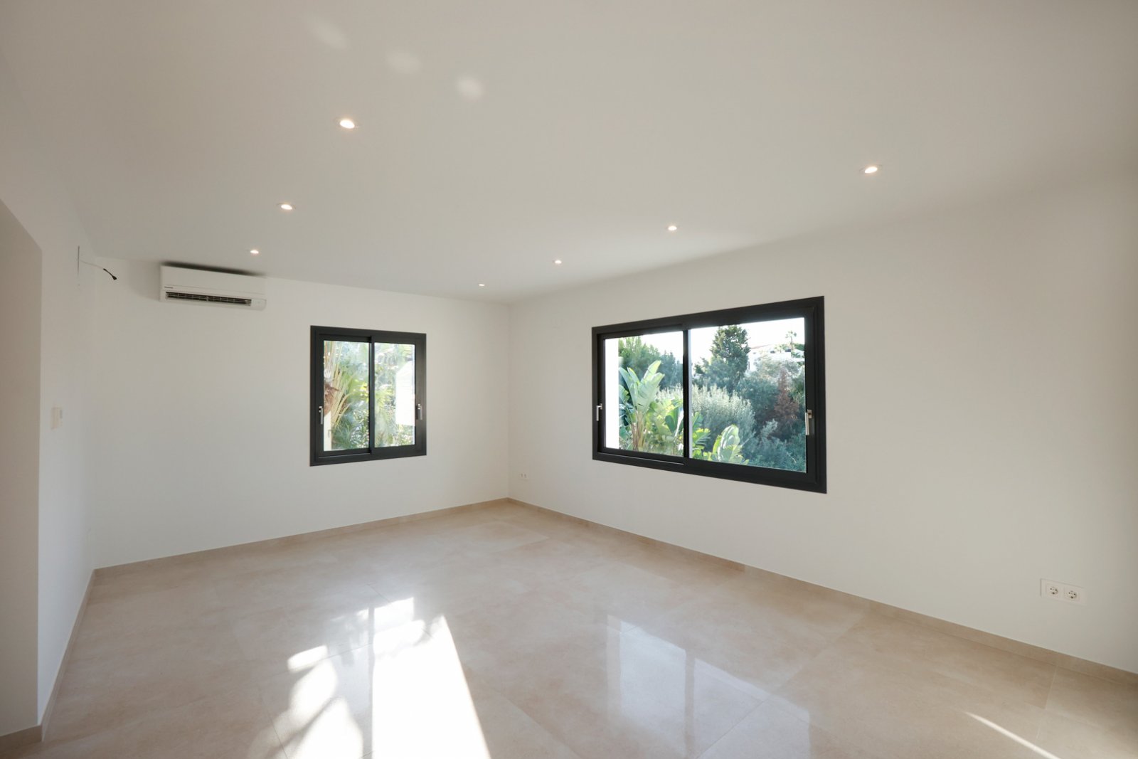 8308CAL Moderne Villa mit Bergblick, zu verkaufen in Calpe.