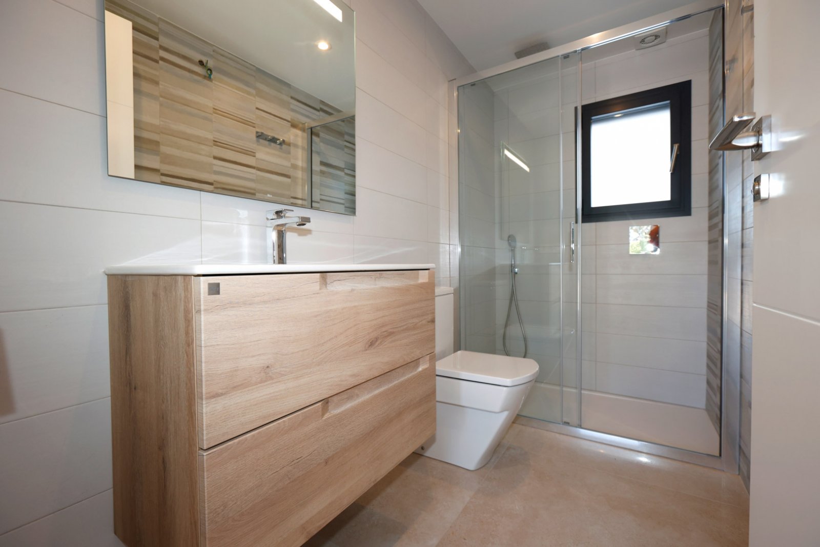 8308CAL Moderne Villa mit Bergblick, zu verkaufen in Calpe.