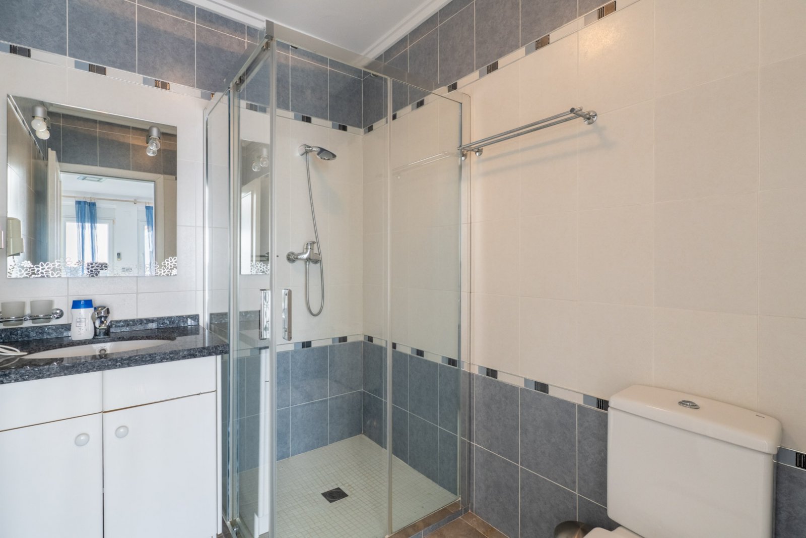 9005MOR Moderne Villa mit spektakulärem Meerblick in Moraira zu verkaufen.