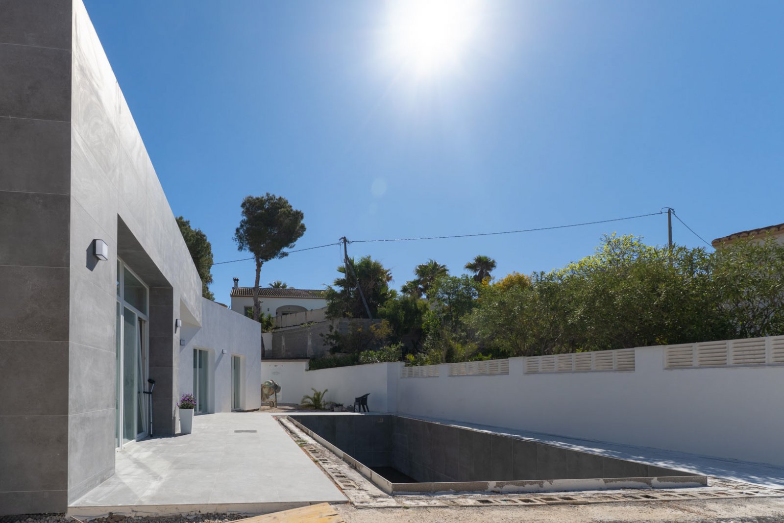 8329CAL Moderne, noch nicht fertiggestellte Villa in Calpe zu verkaufen.