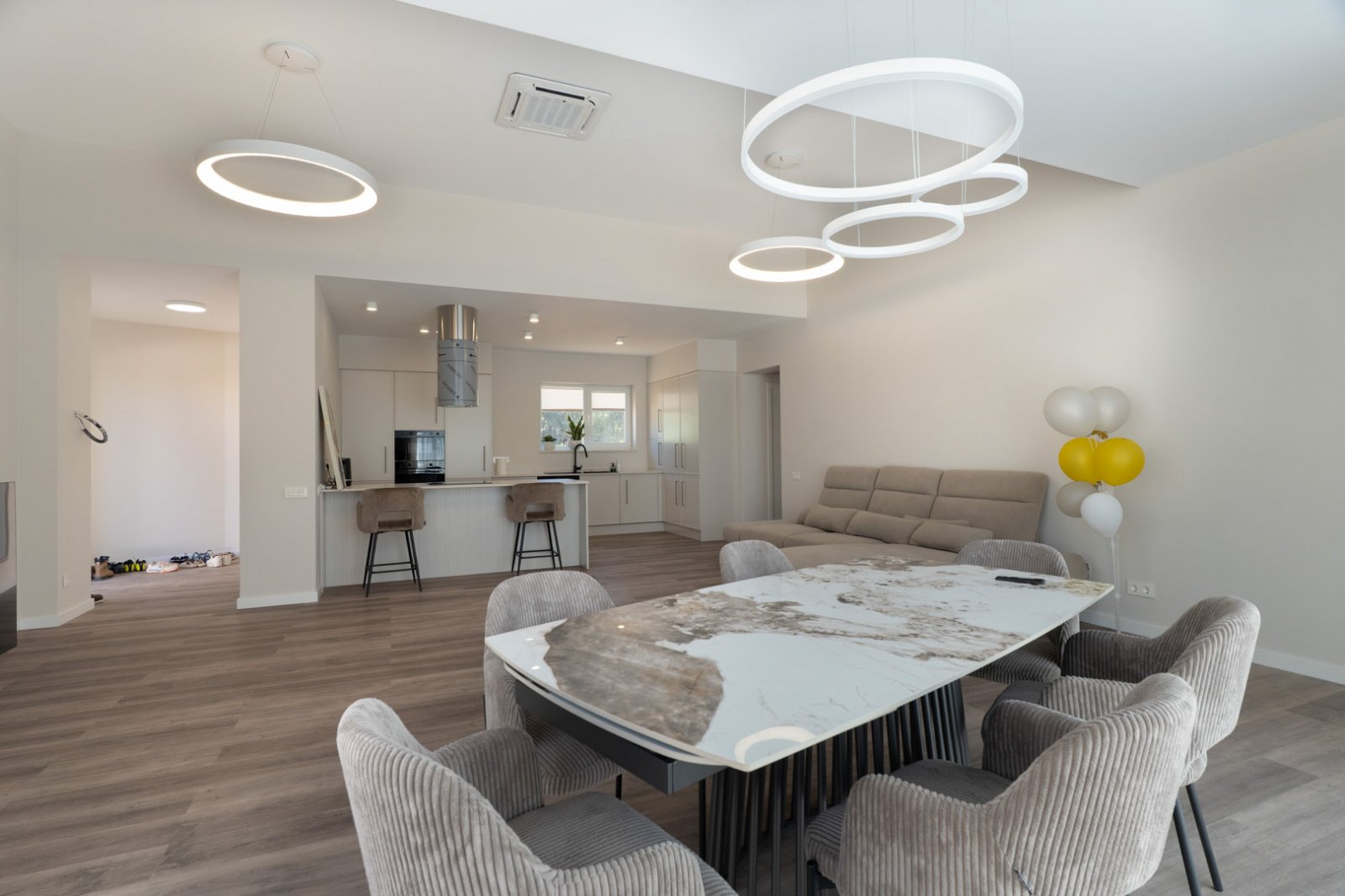 8329CAL Moderne, noch nicht fertiggestellte Villa in Calpe zu verkaufen.