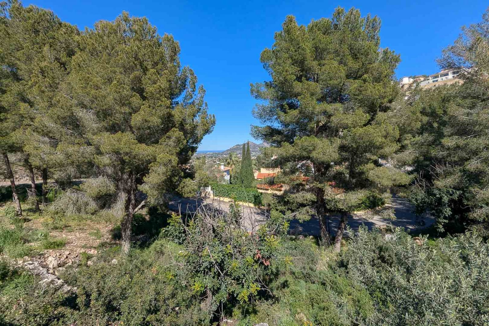 8185PED Komplex im Bau befindlicher unabhängiger Villen mit privatem Pool und teilweisem Meerblick zum Verkauf in Pedreguer.