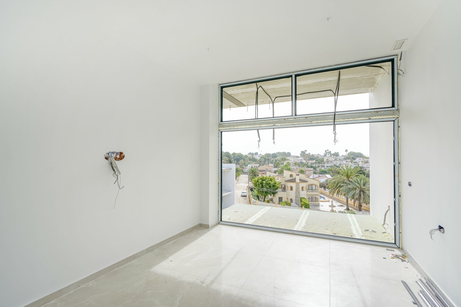 4569CAL Moderne Neubauvilla nur wenige Gehminuten vom Strand von Calpe entfernt