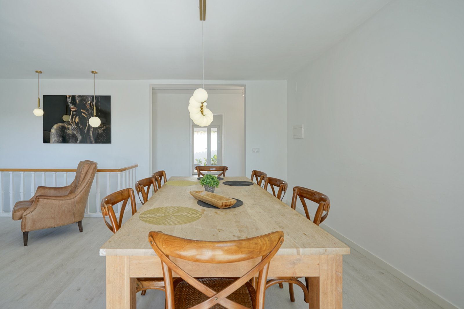 C3XY4574CAL Renovierte Villa mit 5 Schlafzimmern zu verkaufen, 500 m vom Strand und Zentrum von Calpe entfernt