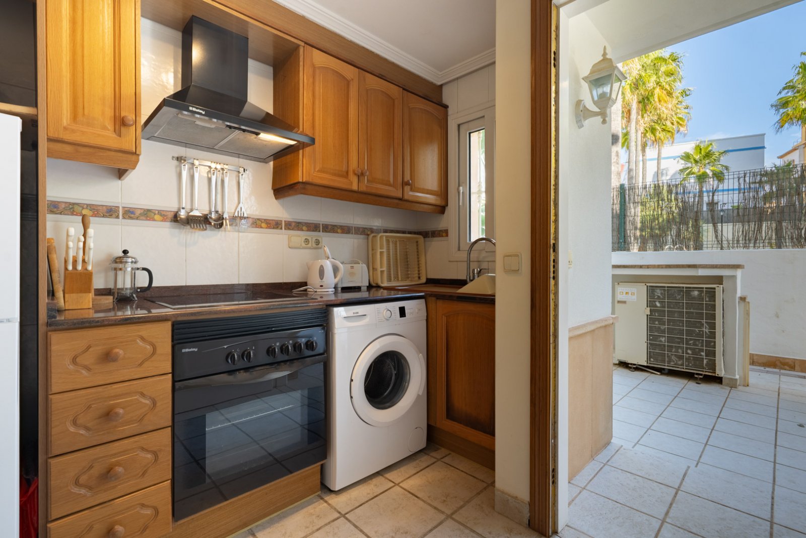 C4XY4604JAV Reihenhaus, 100 m vom Meer entfernt, zu verkaufen in Jávea