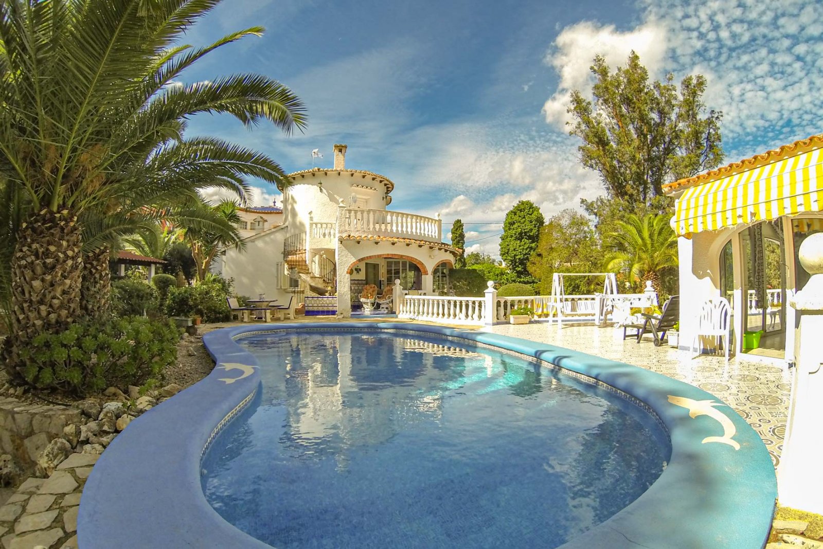 8034DEN Villa mit teilweisem Meerblick zum Verkauf in El Montgó, Denia.