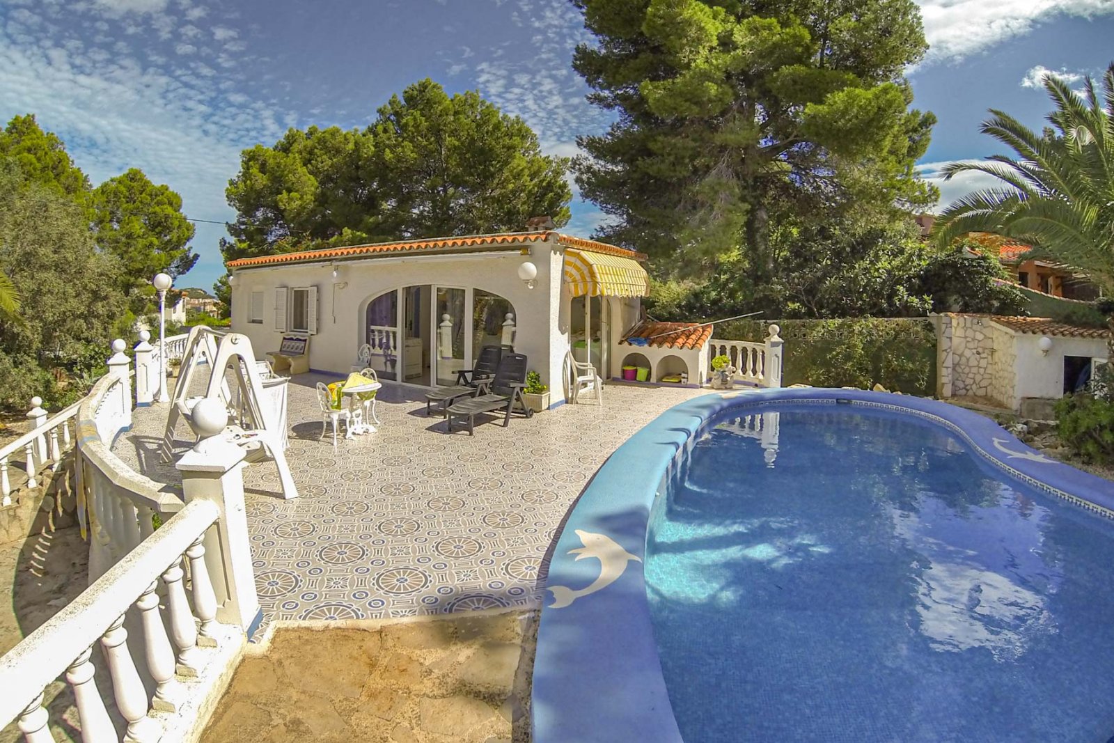 8034DEN Villa mit teilweisem Meerblick zum Verkauf in El Montgó, Denia.