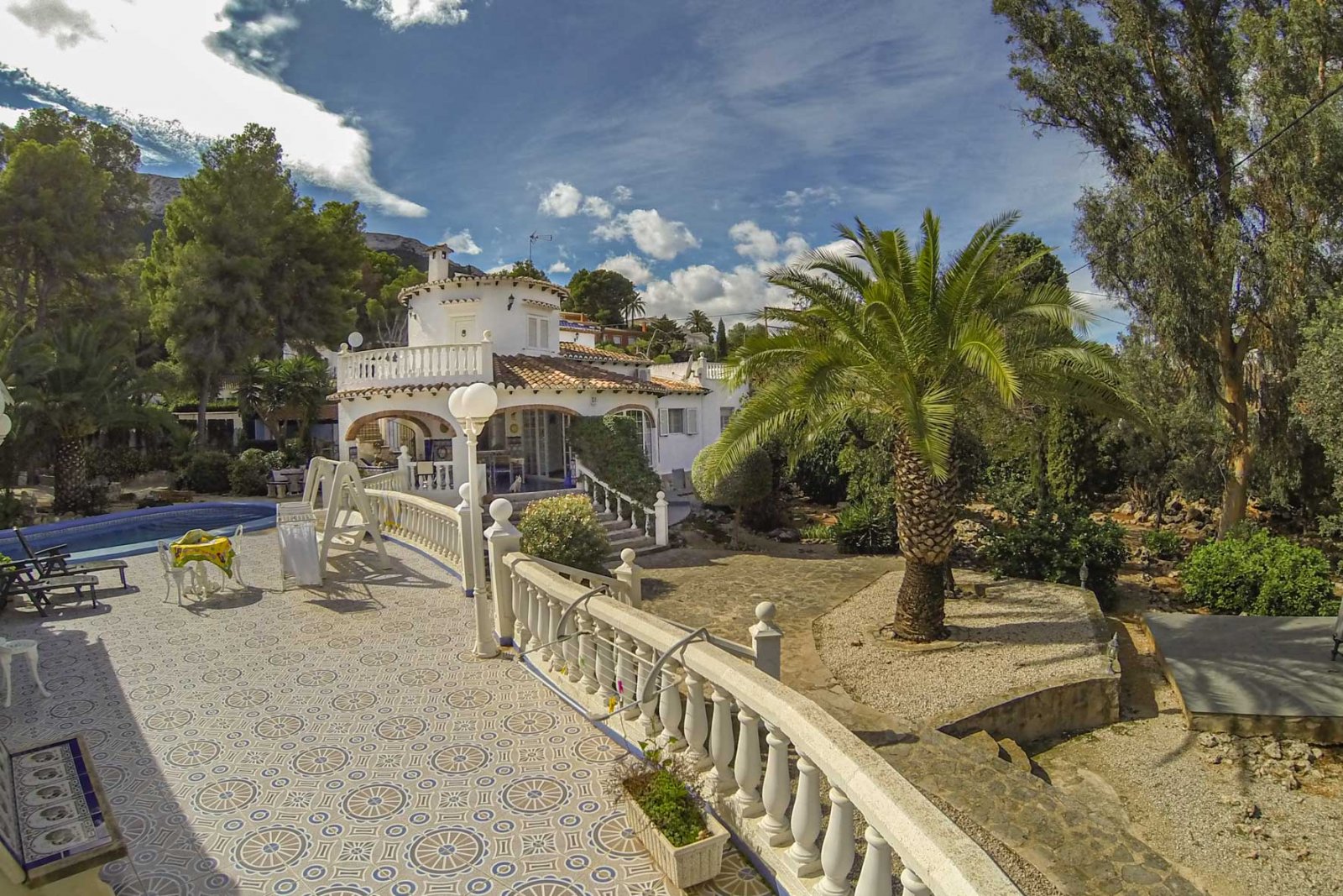 8034DEN Villa mit teilweisem Meerblick zum Verkauf in El Montgó, Denia.