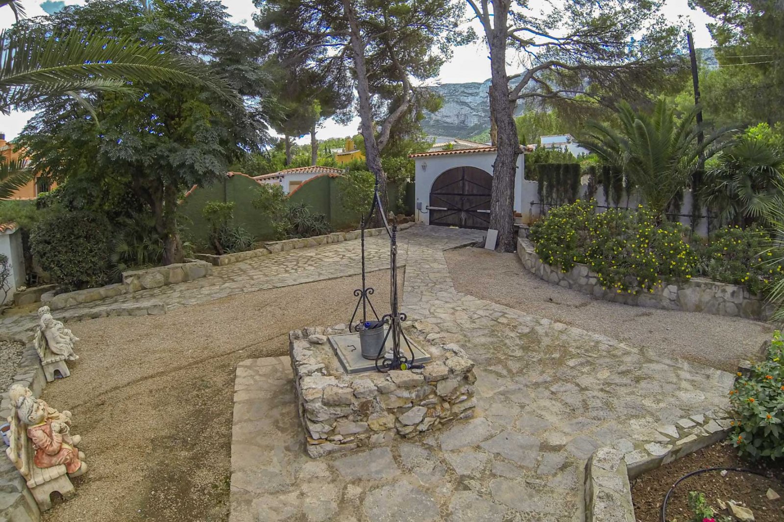 8034DEN Villa mit teilweisem Meerblick zum Verkauf in El Montgó, Denia.