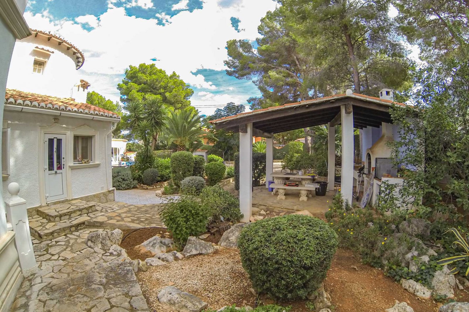 8034DEN Villa mit teilweisem Meerblick zum Verkauf in El Montgó, Denia.