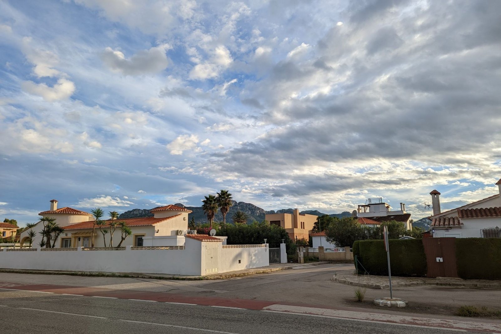 C3XY8042DEN Stadtgrundstück direkt am Strand zum Verkauf in Dénia