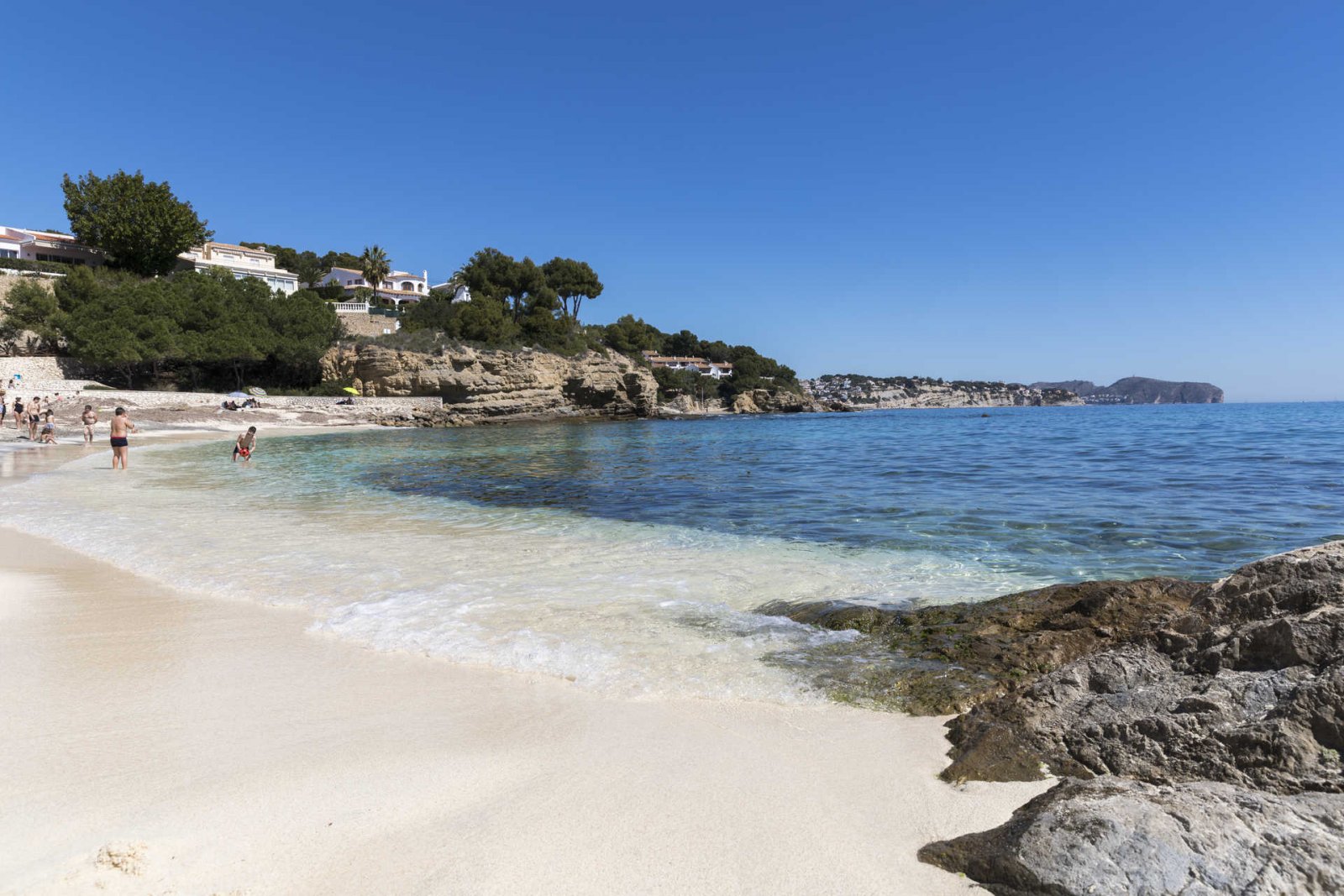 4446JAV Moderne Neubauvilla in kurzer Entfernung zum Strand La Fustera, Benissa zu verkaufen