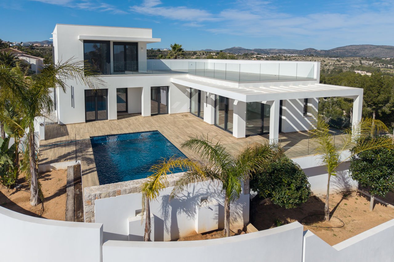 8248MOR Moderne Neubauvilla mit Panoramablick auf das Meer und großer Terrasse, zum Verkauf in Moraira. 