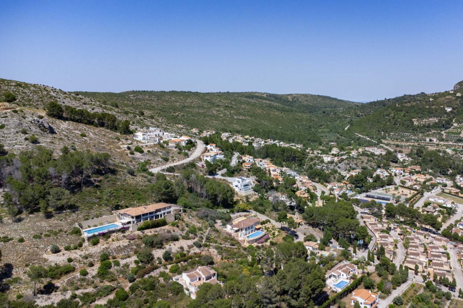 4534ALC Energieeffiziente Neubauvilla in Alcalali mit wunderschönem Talblick