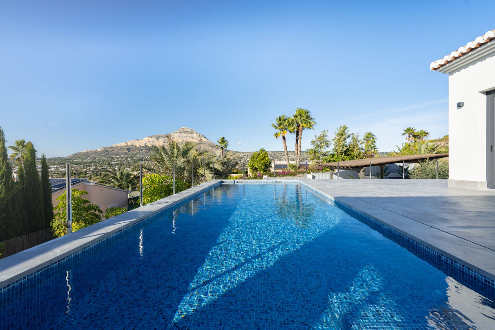 4551JAV Schöne traditionelle Neubauvilla zum Verkauf in Piver, Jávea