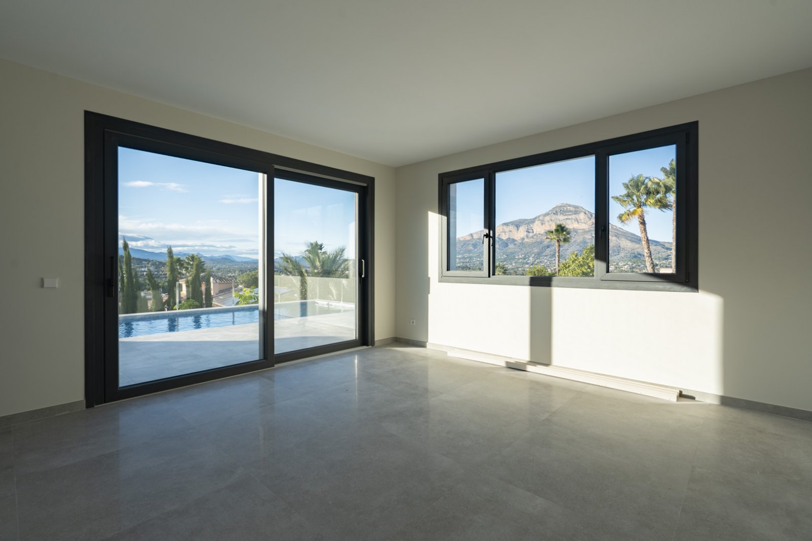4551JAV Schöne traditionelle Neubauvilla zum Verkauf in Piver, Jávea