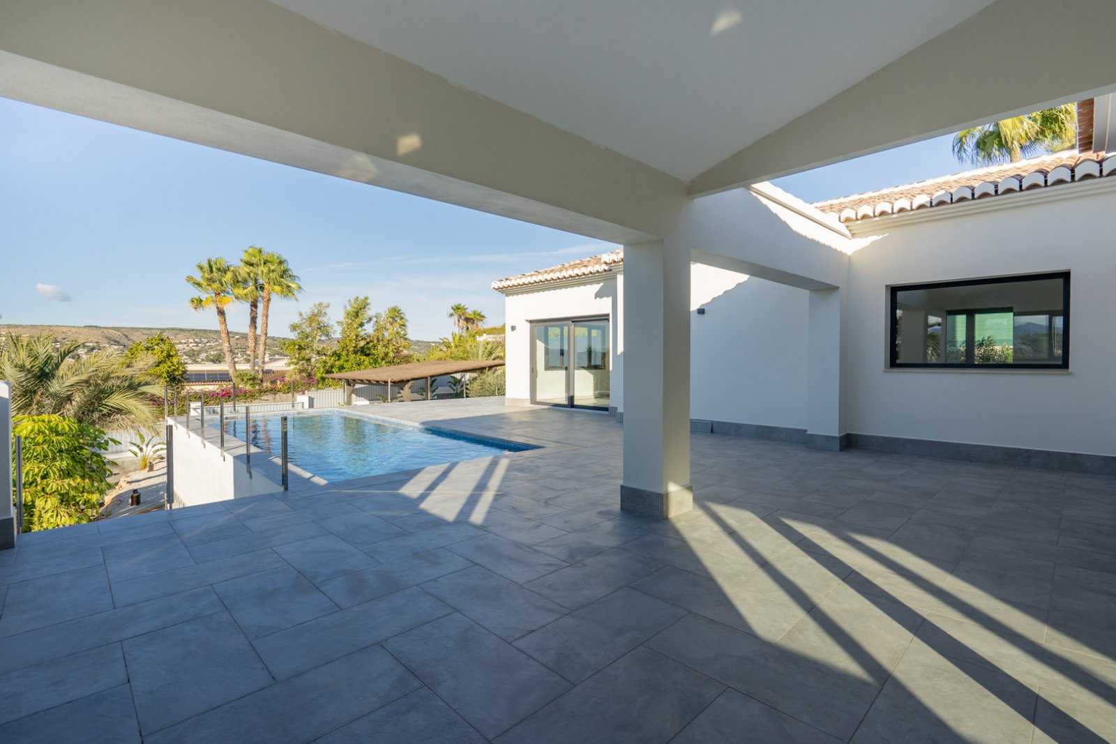 4551JAV Schöne traditionelle Neubauvilla zum Verkauf in Piver, Jávea