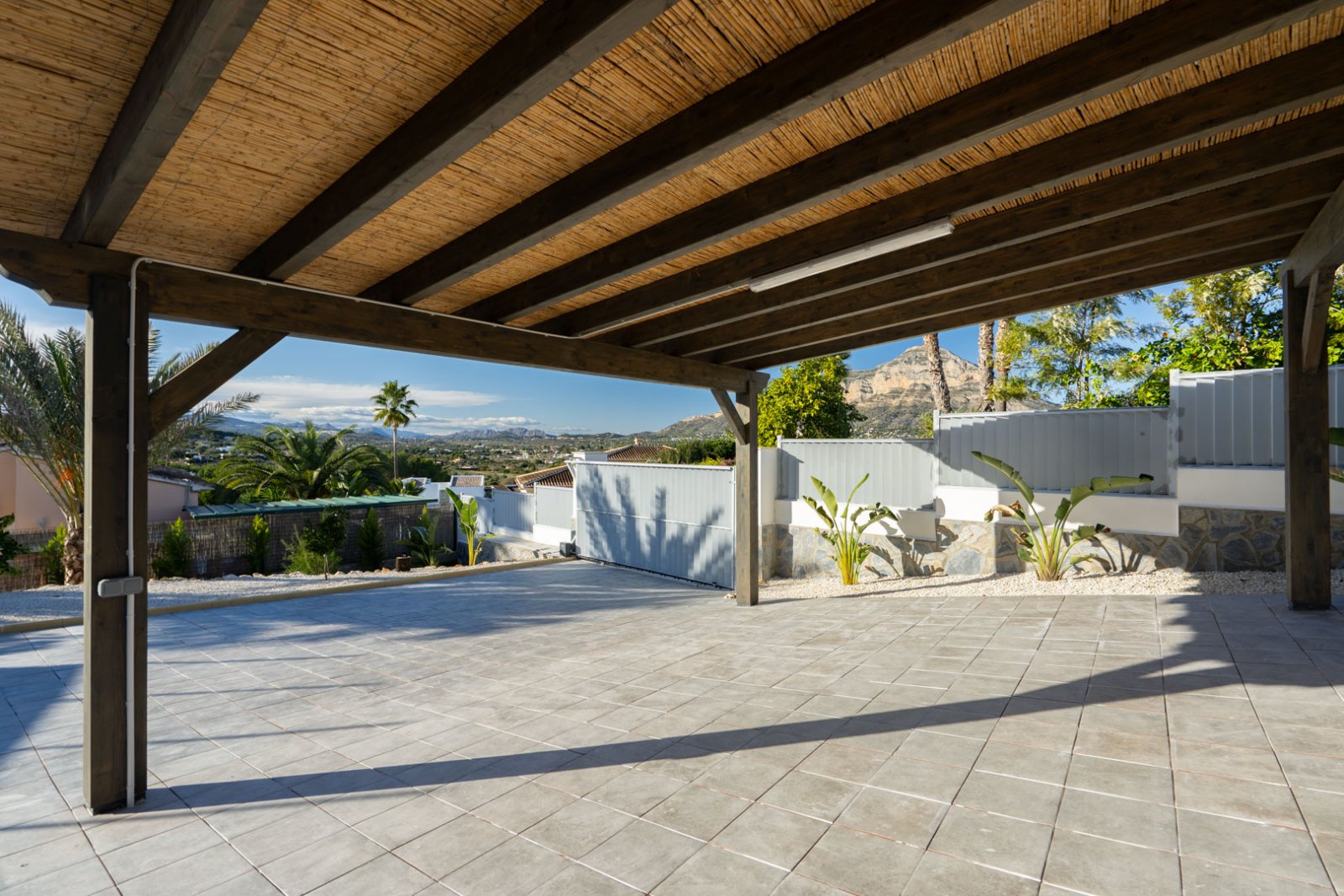 4551JAV Schöne traditionelle Neubauvilla zum Verkauf in Piver, Jávea