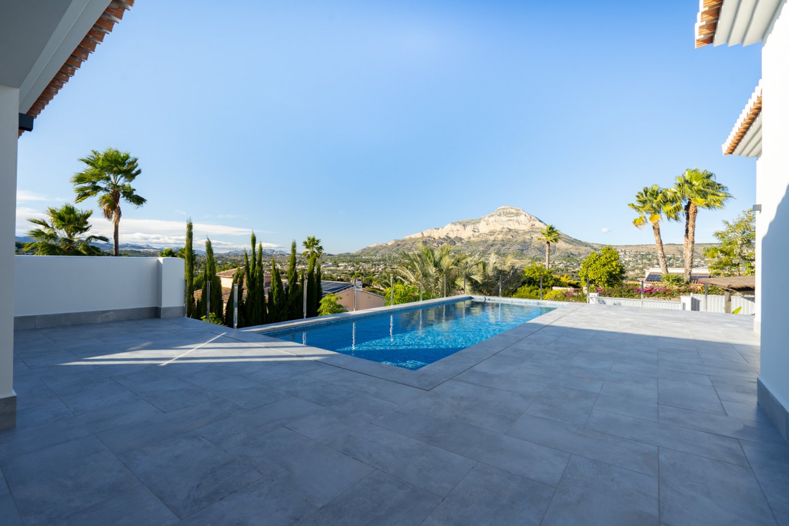 4551JAV Schöne traditionelle Neubauvilla zum Verkauf in Piver, Jávea