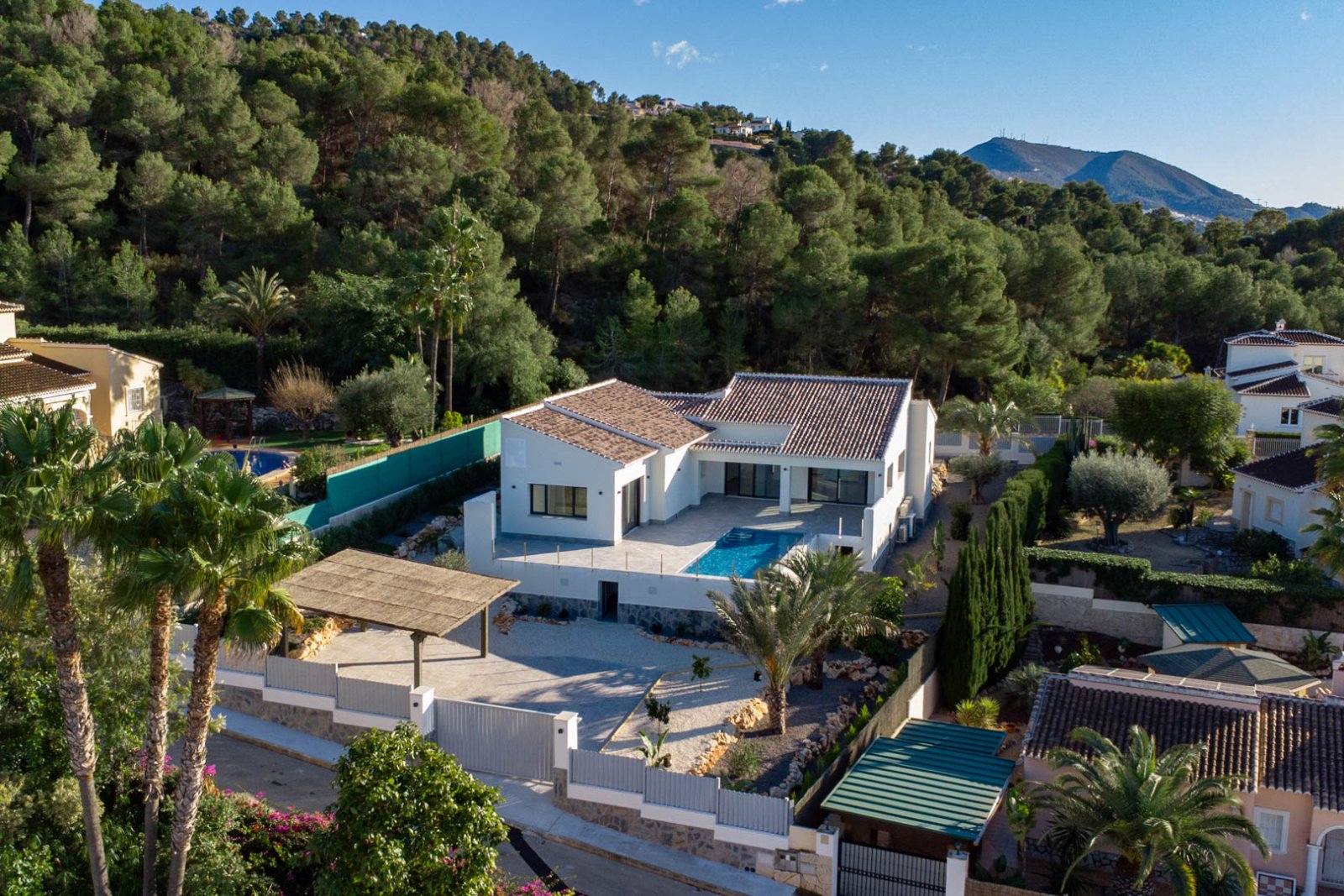 4551JAV Schöne traditionelle Neubauvilla zum Verkauf in Piver, Jávea