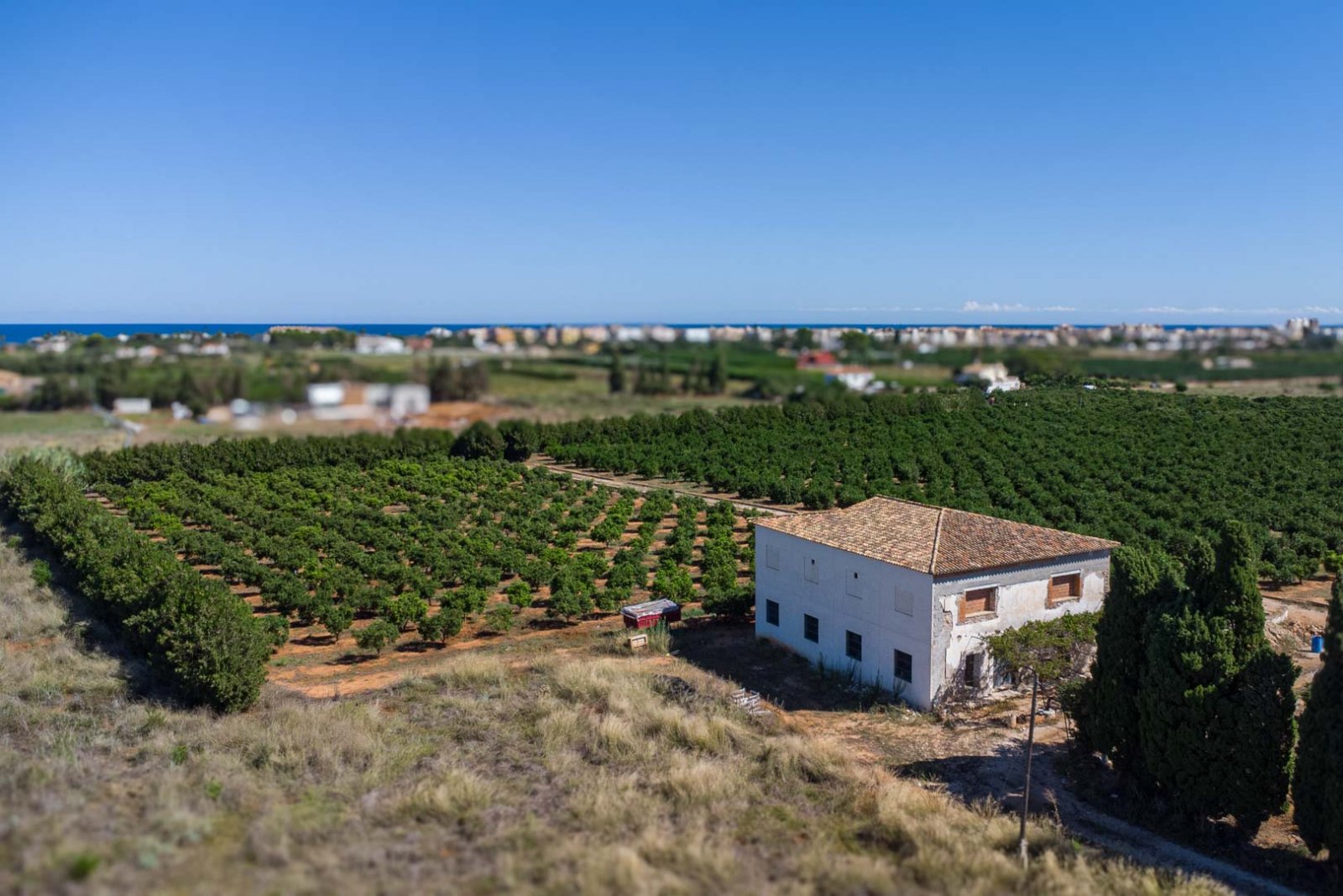 C3XY8296DEN Landhaus zum Renovieren mit großem Grundstück in Denia zu verkaufen. 