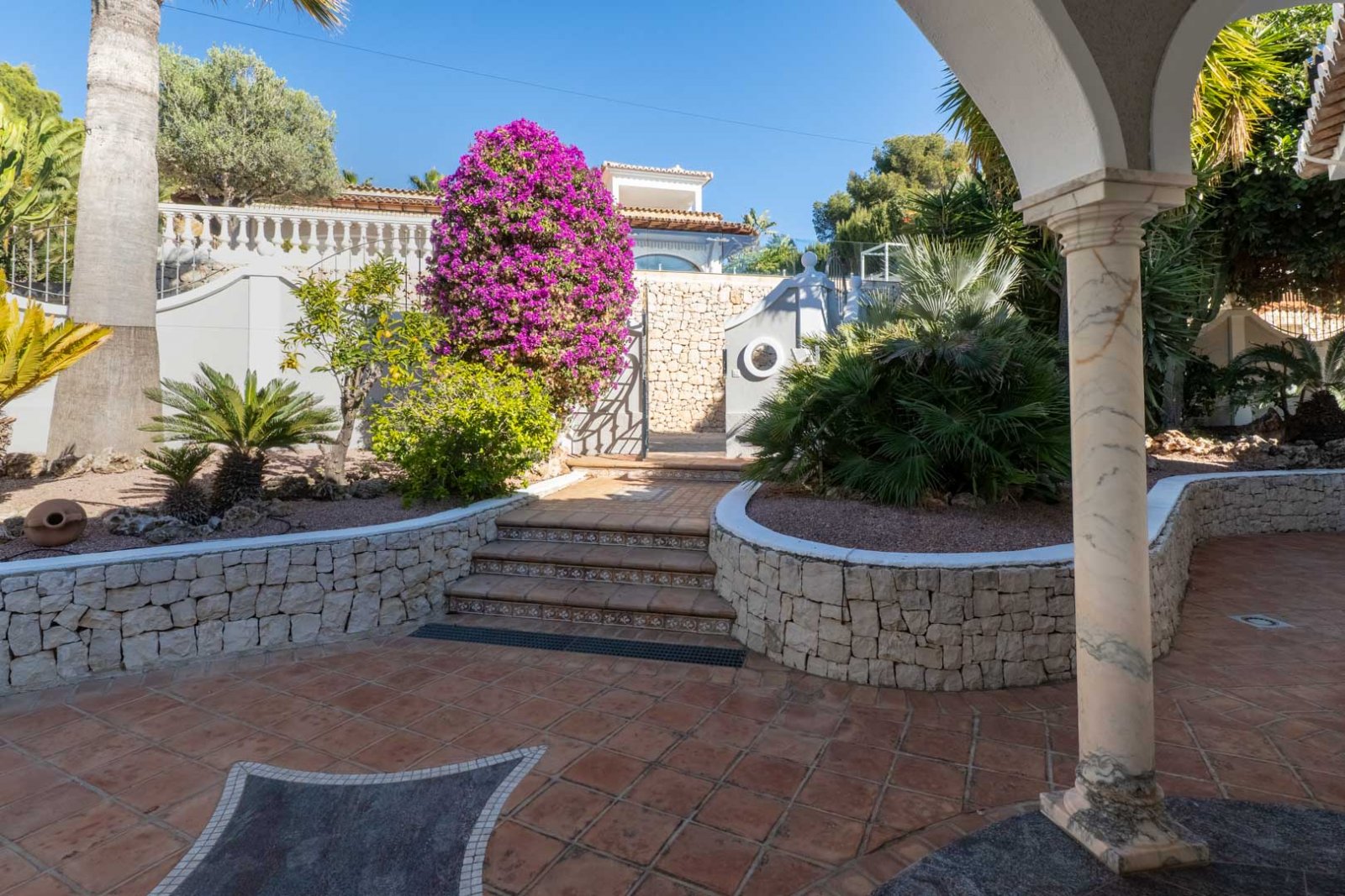9006BEN Mediterrane Villa mit Panoramablick aufs Meer in Benissa zu verkaufen.